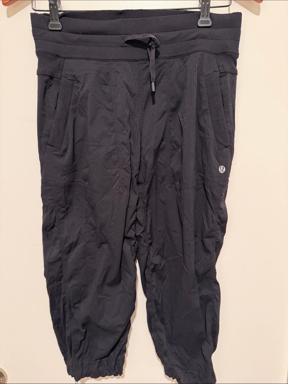 lulu Dance studio, joggers midrise crop pants. Multi purpose